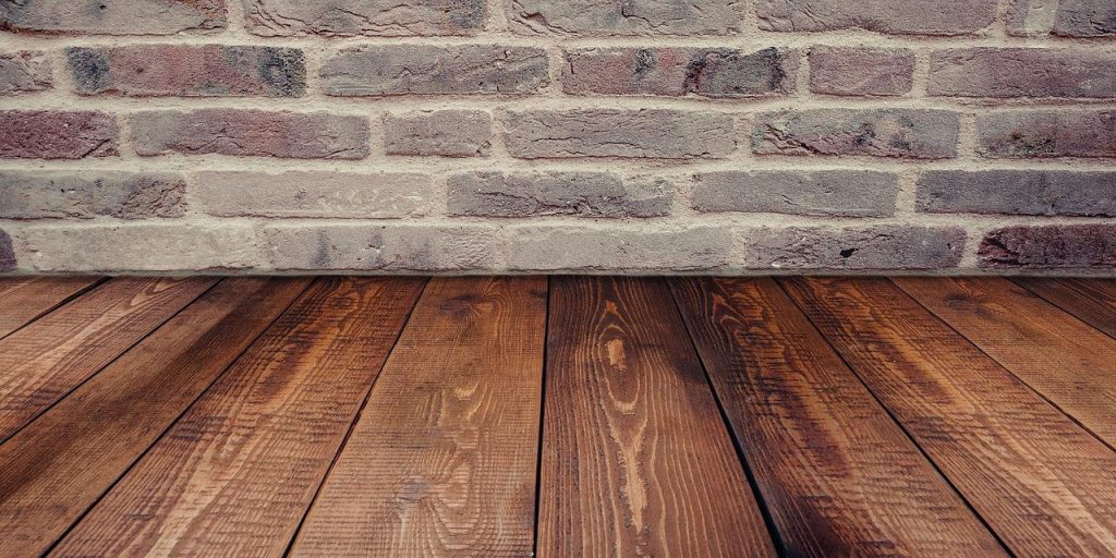 Verschillende vloertypes voor huizen en bedrijfspanden in Groningen met PVC, hout en tegelvloeren